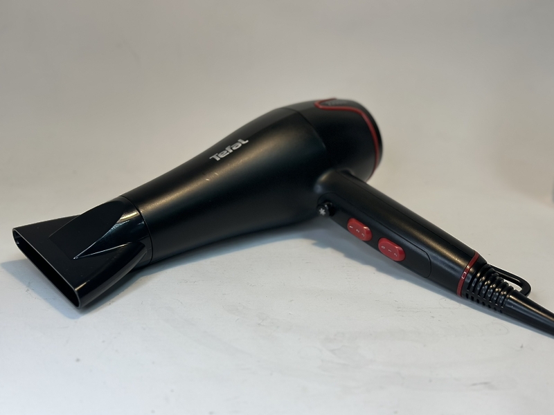 Фен Tefal HV5700D8